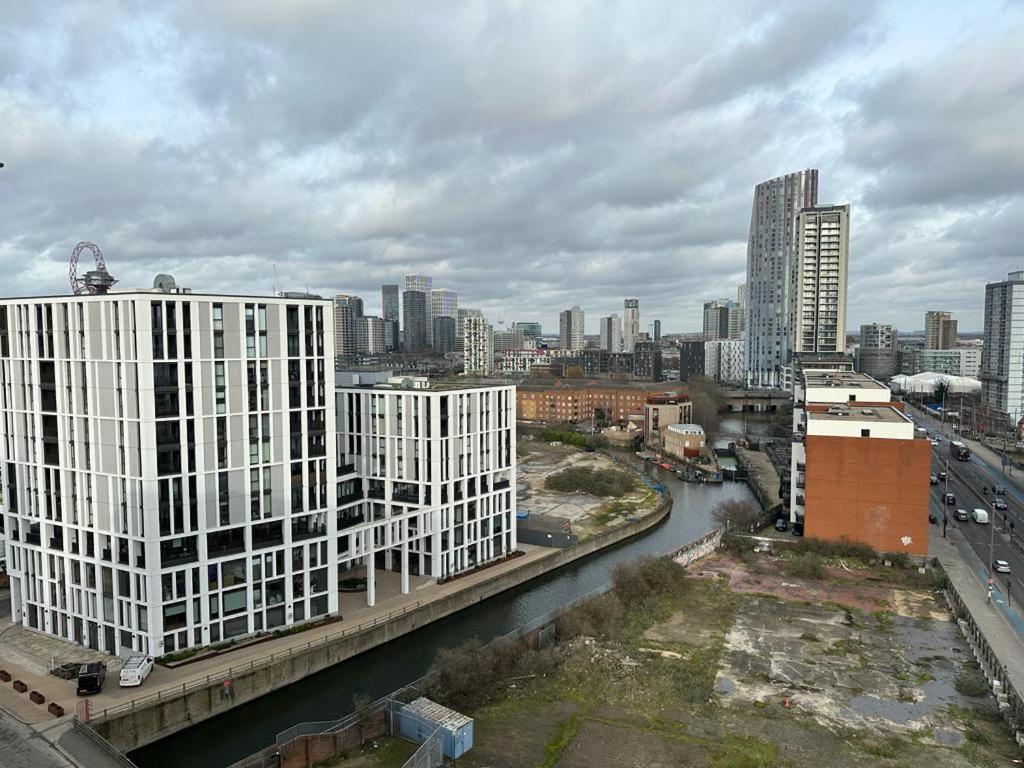Cosy Views Apartment Londra Exterior foto