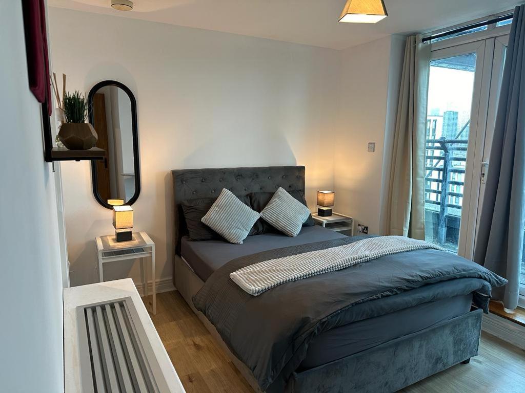 Cosy Views Apartment Londra Exterior foto