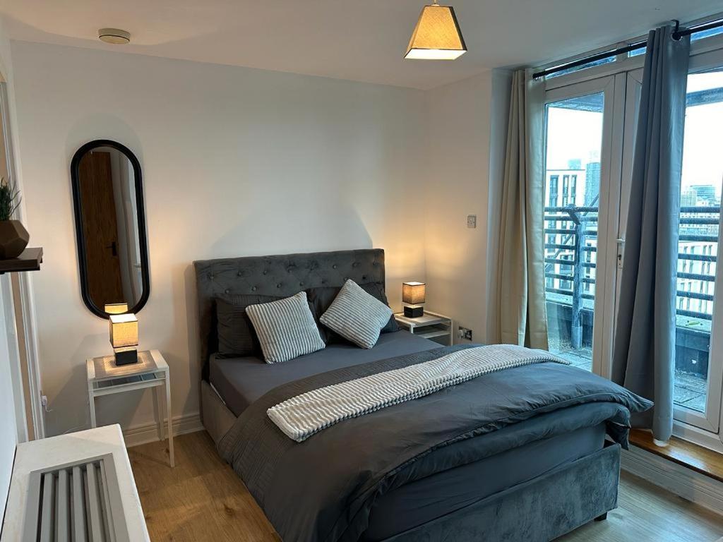 Cosy Views Apartment Londra Exterior foto