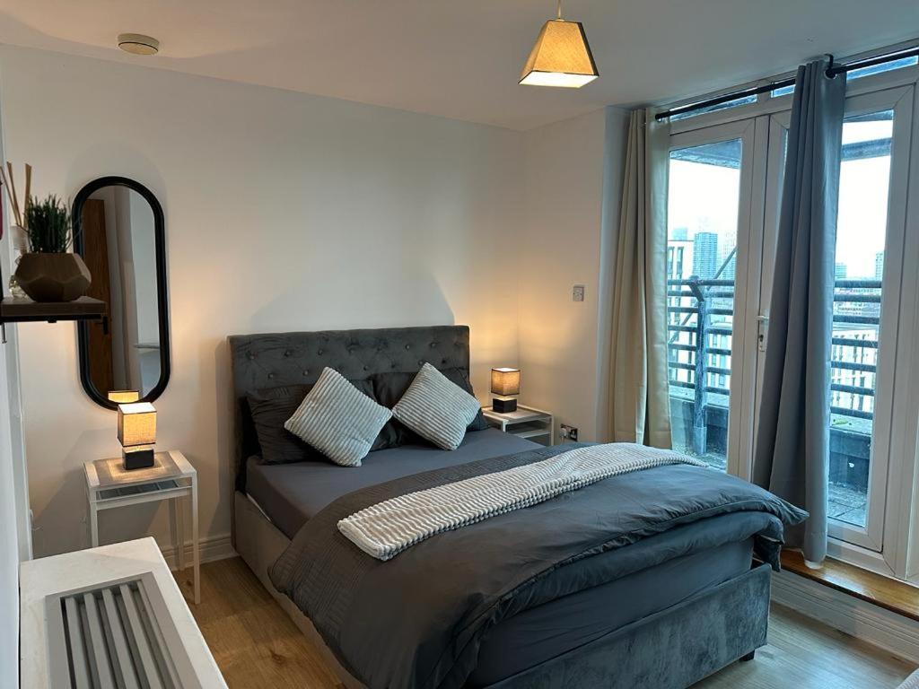 Cosy Views Apartment Londra Exterior foto