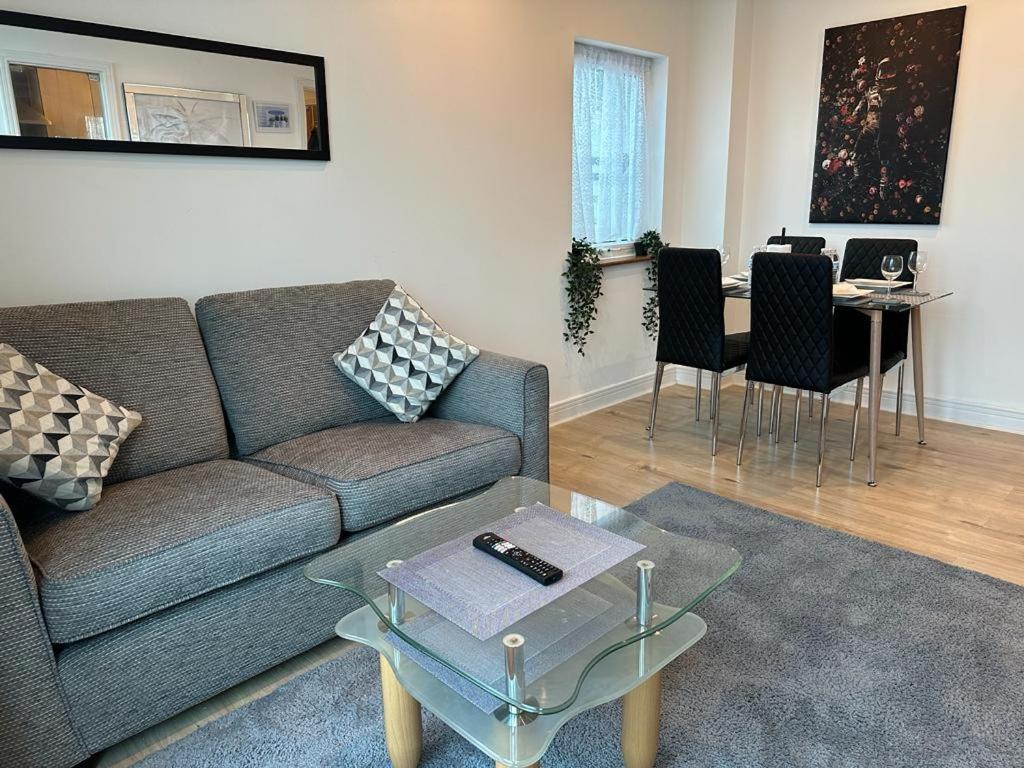 Cosy Views Apartment Londra Exterior foto