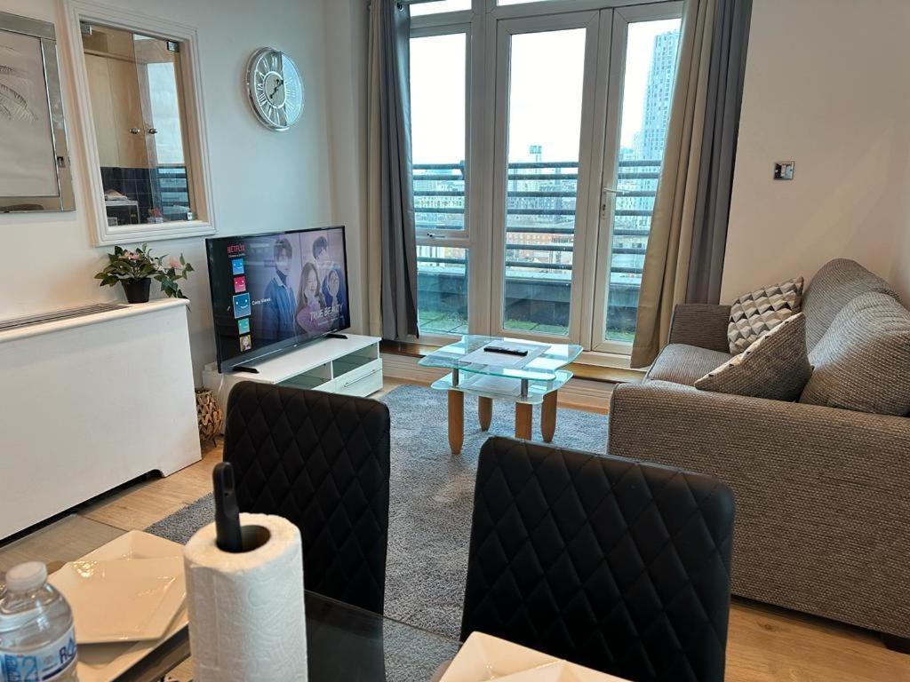 Cosy Views Apartment Londra Exterior foto